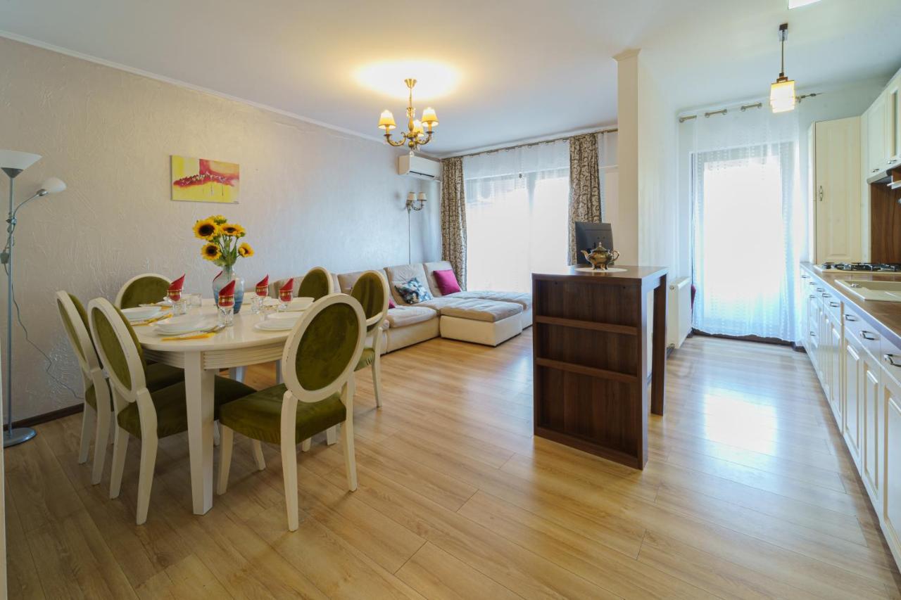 5* Mansion In City Center Cluj-Napoca Eksteriør billede