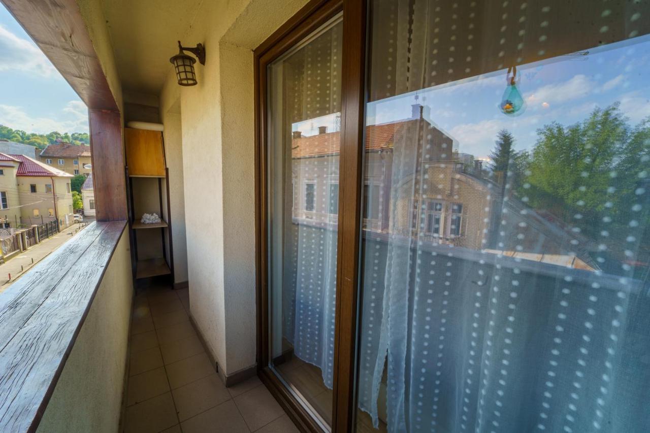 5* Mansion In City Center Cluj-Napoca Eksteriør billede